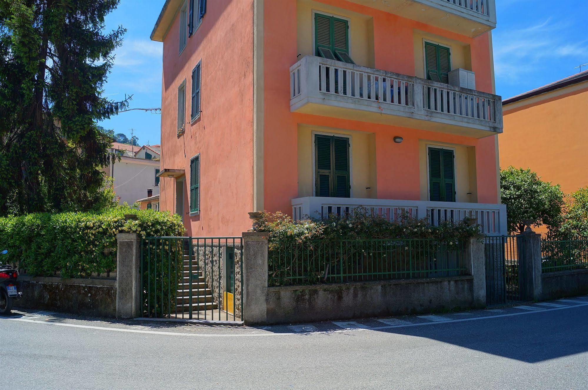 Levanto Rentals Экстерьер фото